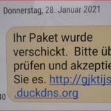Durch Klick auf einen eingefügten Link lädt sich der Handybesitzer unwissentlich eine Schadsoftware herunter.