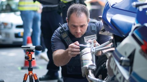 Master mechanic Christoph Weber works for district police authority Euskirchen and recognizes when something is wrong with the machines.