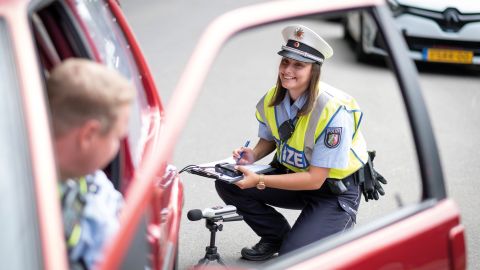 Friendly in tone, consistent in action - this is how the police present themselves on Road Safety Day.