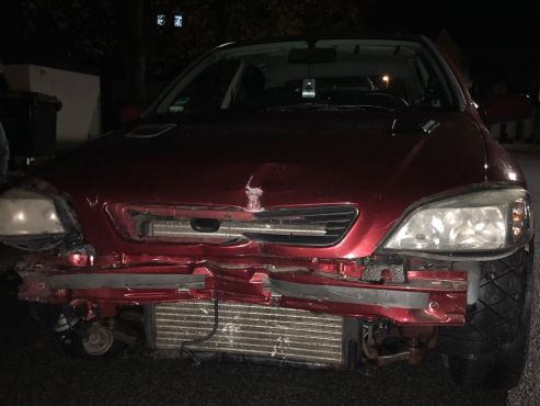 beschädigter Opel