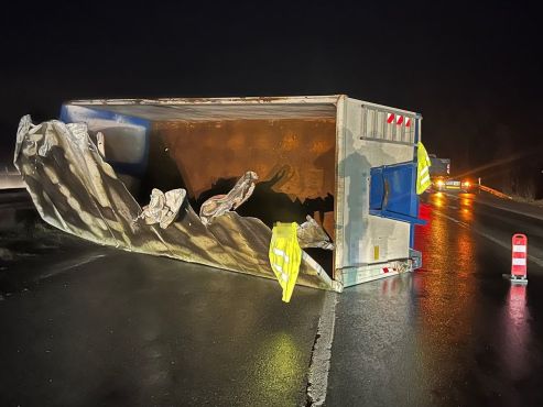 Beschädigte Mulde auf der A2