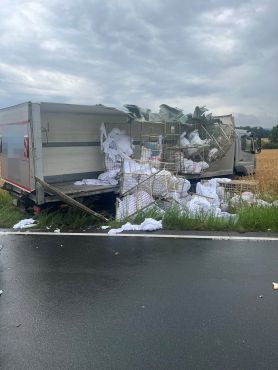aufgerissener LKW