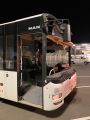 Bus mit fehlender Frontscheibe